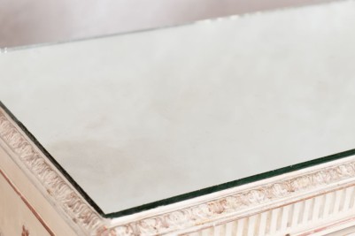close up of tabletop mirror